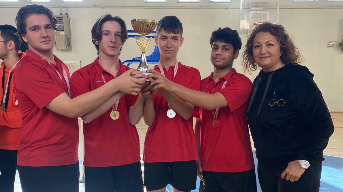 Okul Badminton Genç Erkek Takımımız Yalova Şampiyonu 